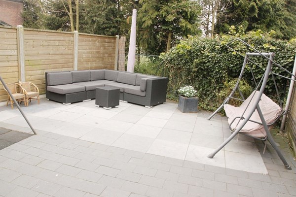 brouwerij tuin achter vrij uitzicht.jpg